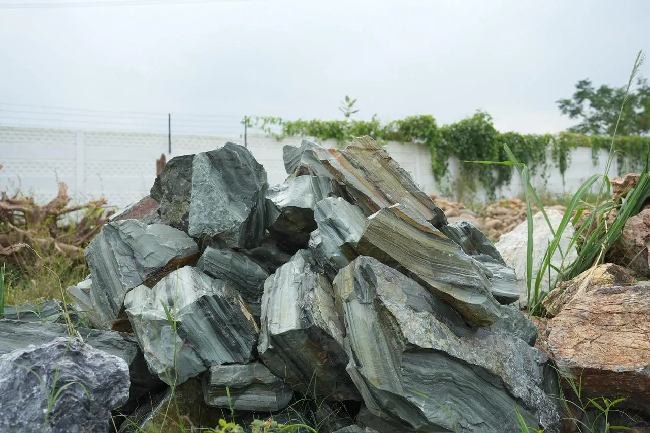 garden-rocks green slate rock stones