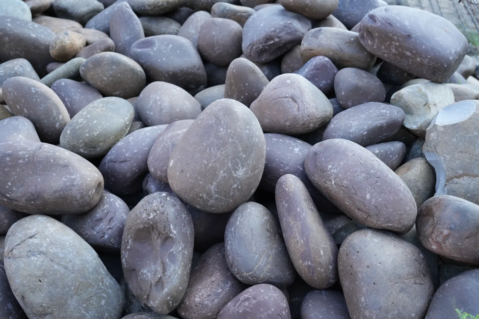 Pebble & River Stones stone and rock pebbles kerala (40)